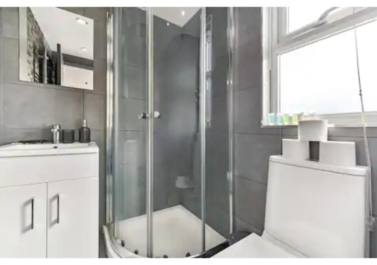 Three Bedroom - Perfect For Large Groups Londra